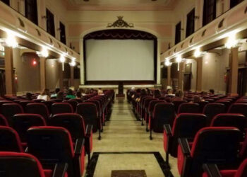 Crotone, Commedia teatrale in vernacolo crotonese in scena al Teatro Apollo