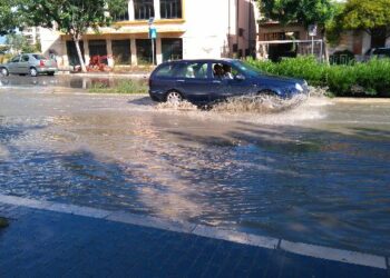Crotone, ordinanza chiusura scuole cittadine per allerta meteo