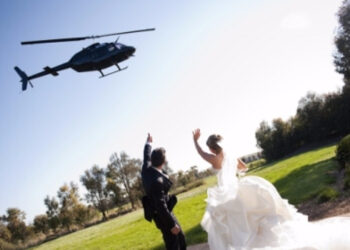 Sposi in elicottero atterrati nel centro storico, scoppia la polemica