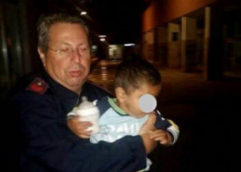 Premiati poliziotti che aiutarono famiglia romena ‘sotto un ponte’
