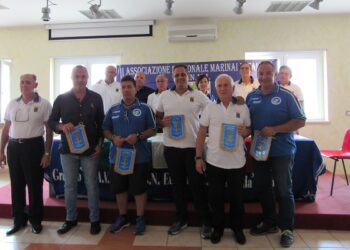 Gruppo Marinai d’Italia premia i sub cirotani e crotonesi