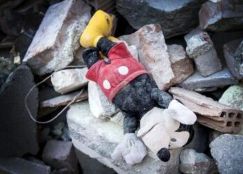 Ciro’ Marina, bambino dona regali di compleanno ai terremotati