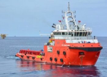 A Corigliano nave con 833 migranti