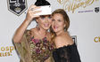 Drew Barrymore-Katy Perry selfie sul red carpet