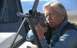 Michael Douglas, caccia all’uomo in The Reach