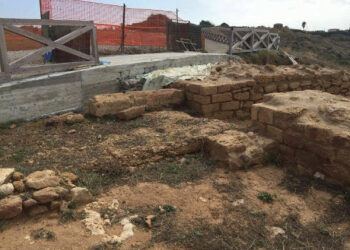 Ancora cemento a Capo Colonna