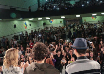 Bagno di folla questa mattina per i protagonisti di Braccialetti Rossi