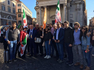 roma-manifestazione-del-pd-a-favore-del-si2
