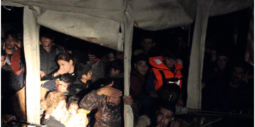 Fermati due Scafisti per lo sbarco dei 125 migranti al Porto di Crotone