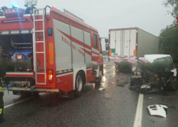 Vigili del Fuoco, Incidente stradale sulla SS 106 nel Comune di Isola Capo Rizzuto