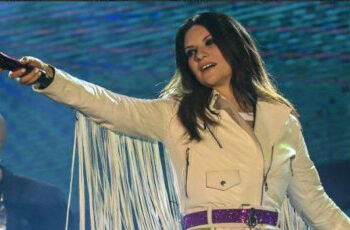 Laura Pausini dedica il concerto di Stoccarda alla piccola Giulia di Ciro’ Marina