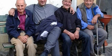 Ciro’, Don Giovanni Napolitano lascia la parrocchia di Santa Maria de Plateis