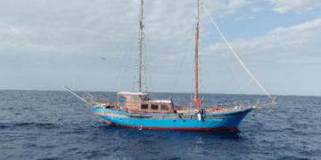 Sbarco al porto di Crotone di 120 migranti