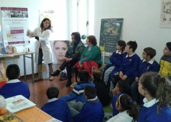 1a Campagna Prevenzione Pediculosi, Duecento alunni in Farmacia