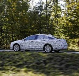 Nuova Opel Insignia, ecco come è cambiata l’”ammiraglia” di Rüsselsheim