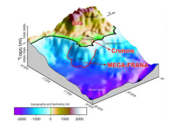 La megafrana nel Mar Ionio sui fondali di Crotone
