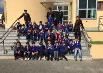 I Carabinieri di Ciro’ Marina aprono la caserma alle Scuole Elementari