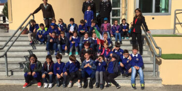 I Carabinieri di Ciro’ Marina aprono la caserma alle Scuole Elementari