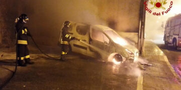 Incendiata autovettura nel Comune di Isola Capo Rizzuto