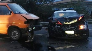 scontro-auto-furgone-106