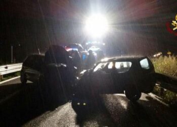 Scontro frontale sulla SS106 zona Squillace, due feriti