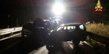 Scontro frontale sulla SS106 zona Squillace, due feriti