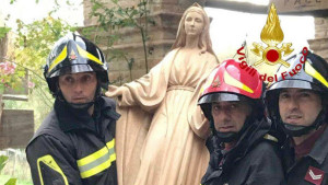 vigili-del-fuoco-di-crotone-nelle-zone-del-terremoto