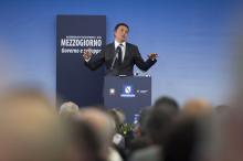 Renzi a Napoli e a Milano