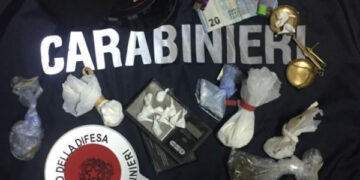 Spaccio di cocaina nei pressi del Liceo Filolao di Crotone: 2 arresti, una ragazza e un uomo