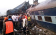 India, deraglia treno passeggeri: oltre 100 i morti