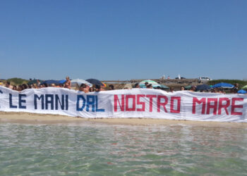 M5s: difendiamo il nostro mare, domenica 13 novembre manifestazione a Crotone