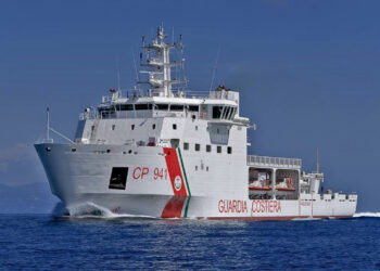 Arrivo della nave ”U. Diciotti” nel Porto di Reggio Calabria con 4 salme e 799 migranti
