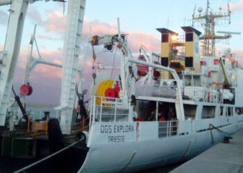 Domani 5 dicembre, la Nave Oceanograficada salpera’ da Crotone, direzione Antartide