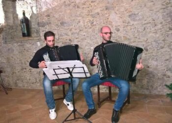 Due Fisarmonicisti al Centro Culturale “A Casedda” di Ciro’ Marina