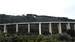 giovane-26enne-si-e-suicidata-gettandosi-da-un-viadotto-dellautostrada-a3