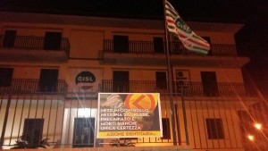 morti-bianche-blitz-davanti-le-tre-sedi-sindacali1