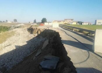 Nuovo crollo lungo la strada provinciale 50 per Capocolonna