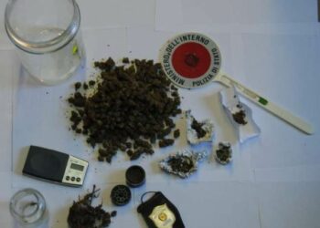 Detenzione droga ai fini di spaccio, denunciato un diciottenne di Ciro’ Marina