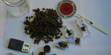 Detenzione droga ai fini di spaccio, denunciato un diciottenne di Ciro’ Marina