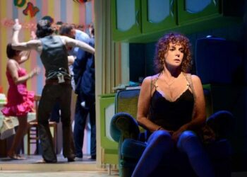 Successo per il dramma “Notturno di donna con ospiti” con Giuliana De Sio