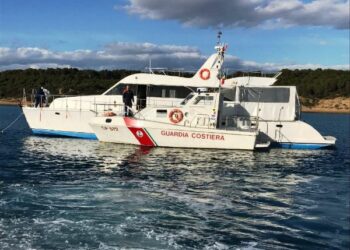 Un centinaio di migranti sbarca nei pressi di Isola Capo Rizzuto