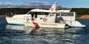 Un centinaio di migranti sbarca nei pressi di Isola Capo Rizzuto