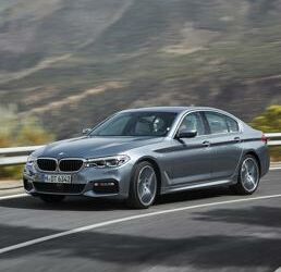 Nuova Bmw Serie 5: ora è una vera auto connessa che guida un po’ da sola