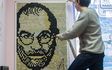 Ucraina, ritratto di Steve Jobs creato con tasti di computer. FOTO