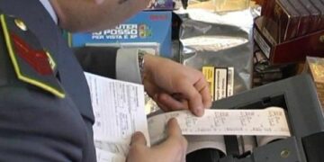 Non emettono lo scontrino, 6 negozi chiusi per le feste