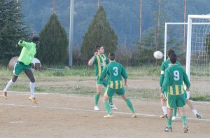 L'azione del gol vittoria per il Carfizzi