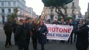 Aeroporto- Crotone vuole volare, può e deve volare1