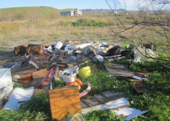 Cutro, Guardie Zoofile: rinvenuta area di 2000mq adibita a deposito di rifiuti speciali