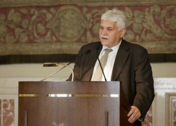 Occorre rafforzare e potenziare l’attuale sistema di trasporti aeroportuali calabresi