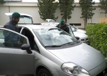 Sequestrati 14 autoveicoli intestati a una persona condannata per ricettazione